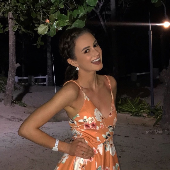 Meet your Posher, Jess - Picture 1 of 1